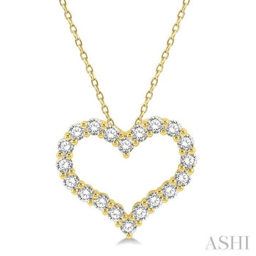 3/4 Ctw Heart Shape Round Cut Diamond Pendant With Chain in 14K Yellow Gold